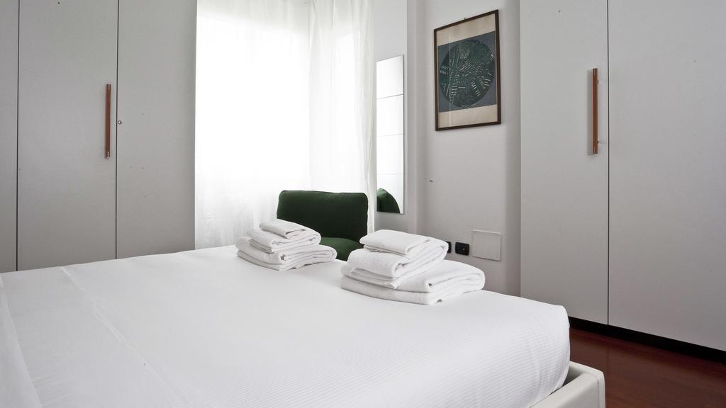 Italianway-Zanella Apartment Милано Екстериор снимка