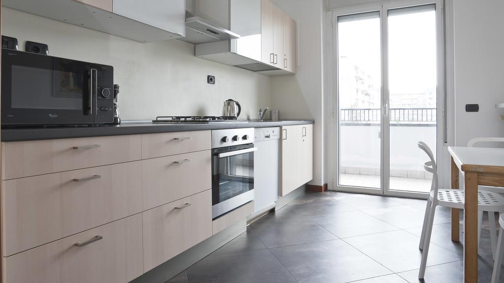 Italianway-Zanella Apartment Милано Екстериор снимка