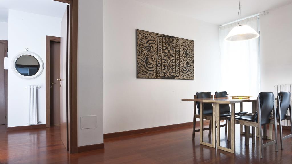 Italianway-Zanella Apartment Милано Екстериор снимка